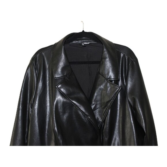 H&M Divided Matrix-Stle Faux Leather Belted Trench Coat in Black (Plus Size) - Picture 5 of 13